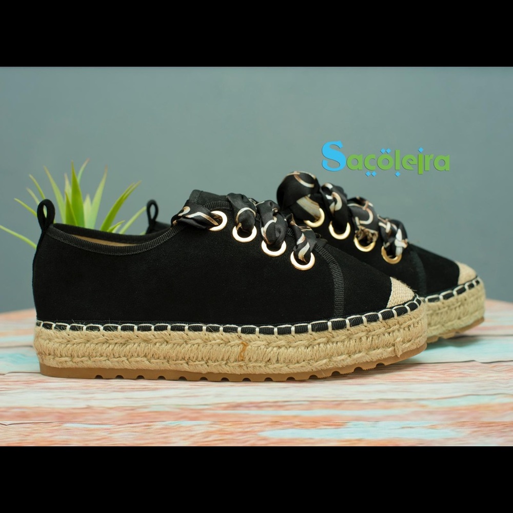 Women’s Shoes - Picture 2 of 3